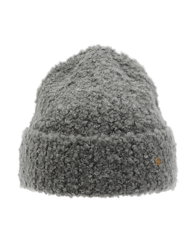 언더컨트롤 스튜디오 부클 겨울 비니 FLUFFY BEANIE / MOHAIR BOUCLE / CHARCOAL 착용컷