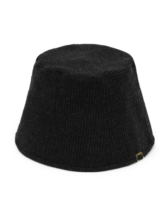 언더컨트롤 스튜디오 겨울 니트 버킷햇 STAND BUCKET / STRIPE KNIT / M CHARCOAL 착용컷