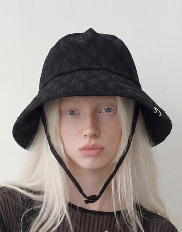 언더컨트롤 스튜디오 탈부착 스트랩 버킷햇 STRAP BUCKET / FLOWER PATTERN / MONO BLACK