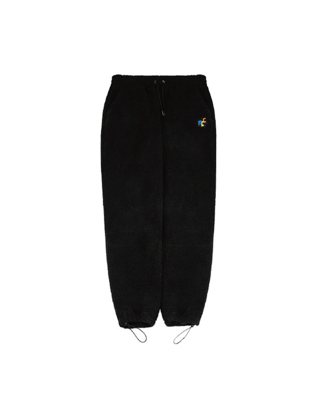 밀레 [밀레 본사] FLEECE WIDE JOGGER PANTS_ZMPFP901 착용컷