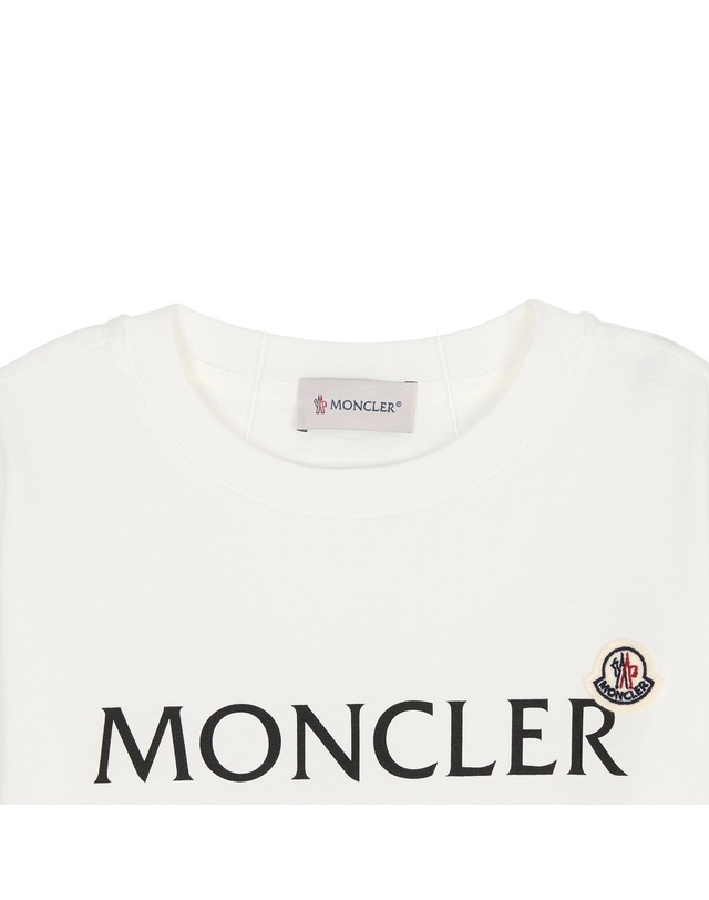 몽클레어 키즈 몽클레어키즈 반팔티셔츠 8C00014 89AFV 034 6A8A10A 착용컷
