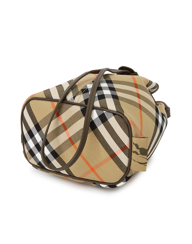 버버리 버버리 체크 여성 버킷백 MN DRAWSTRING BUCKET 8093804 착용컷
