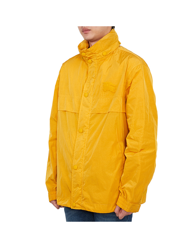 버버리 버버리 남성 바람막이 자켓 HARROGATE 8065557 A4029 착용컷