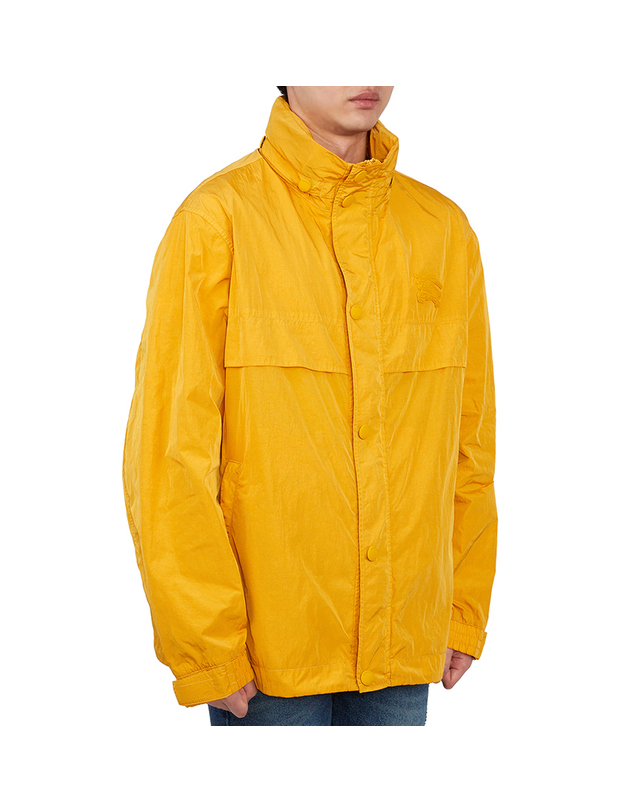 버버리 버버리 남성 바람막이 자켓 HARROGATE 8065557 A4029 착용컷