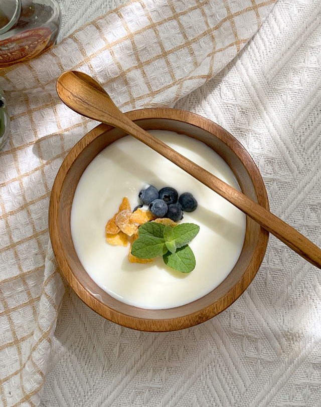 홀린 Holin 아카시아 통원목 수제 우드 공기(요거트볼) 착용컷