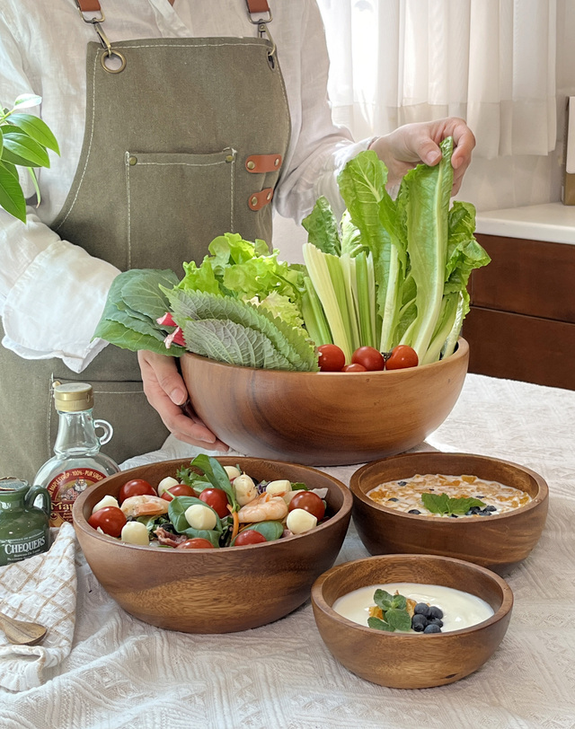 홀린 Holin 아카시아 통원목 수제 우드 샐러드볼(소) 착용컷