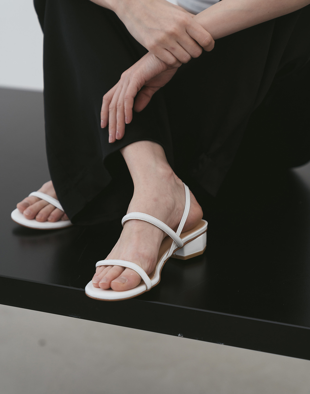 오아이 페인티드 Sandal_Marilin OSS176 (2colors) 화이트 착용컷