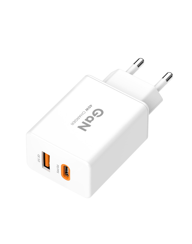 엑토 엑토 45W GaN PD 3.0 C타입 고속 멀티 충전기 MTA-58 착용컷
