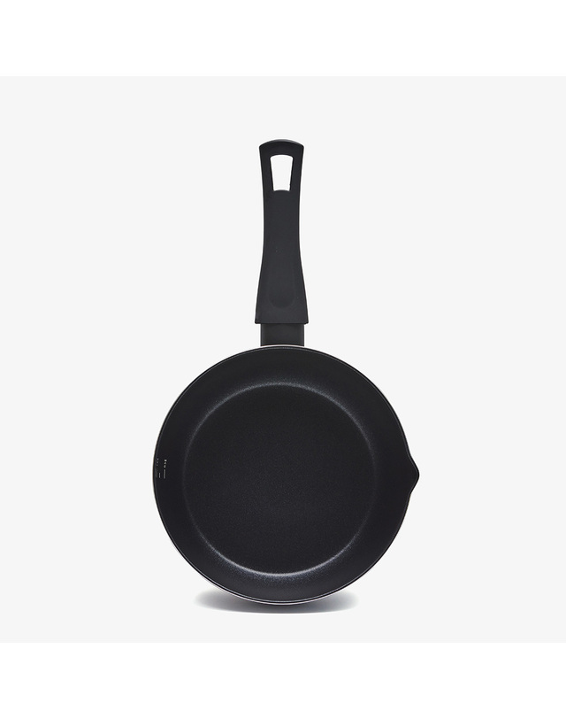 라씨에뜨 라씨에뜨 칸 20cm 멀티웍팬 라면잘끓이는냄비 착용컷