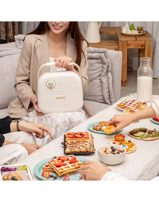 벤소닉 벤소닉 크로플 와플 메이커 팬 샌드위치 HY-6602 착용컷