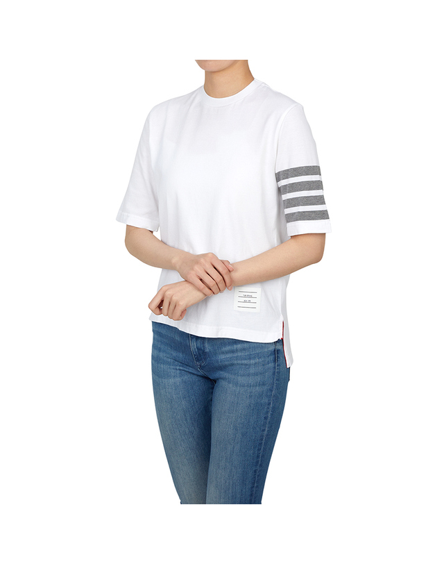 톰브라운 톰브라운 여성 반팔티셔츠 FJS102G 07862 100 착용컷