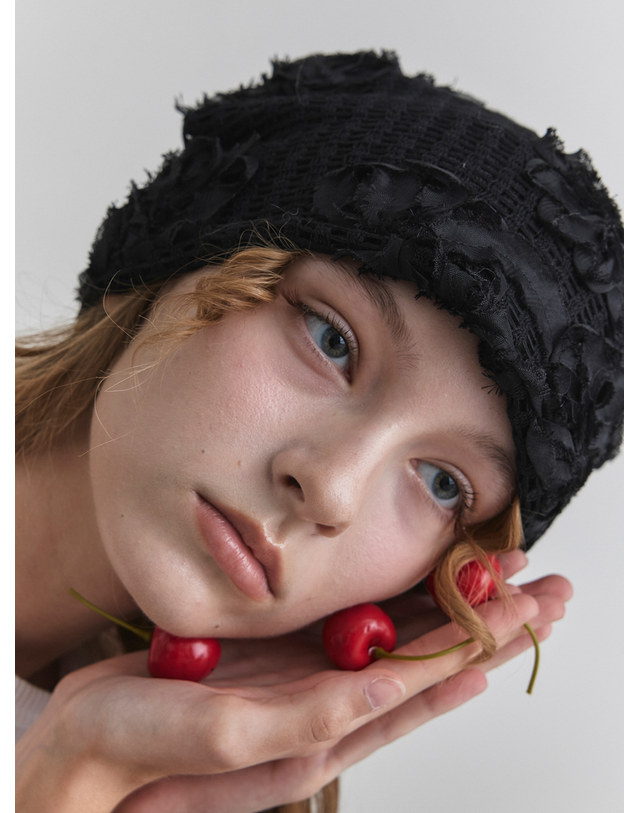 포에지담 ROSA KNIT BEANIE IN BLACK 착용컷