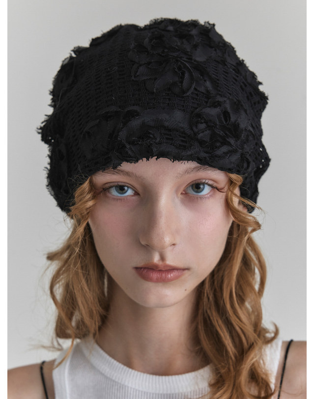 포에지담 ROSA KNIT BEANIE IN BLACK 착용컷