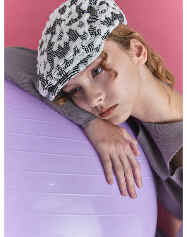 포에지담 FLAT CAP IN IRIS BLACK 착용컷