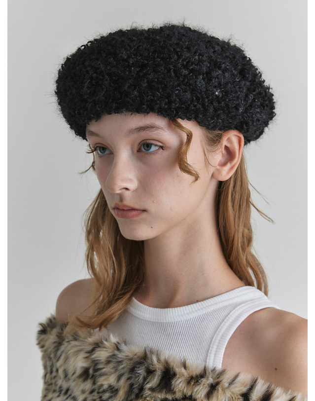 포에지담 INES BERET IN BLACK TERRY 착용컷
