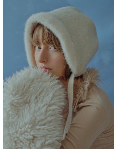 DOWNY BONNET HAT IN CREAM