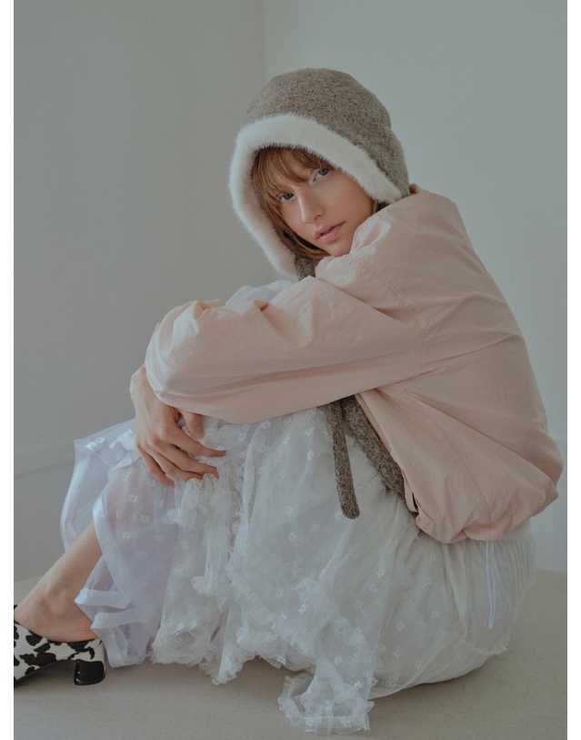 포에지담 DOWNY BONNET HAT IN WARM GRAY 착용컷