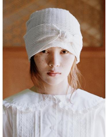 TIE KNIT BEANIE IN CREAM