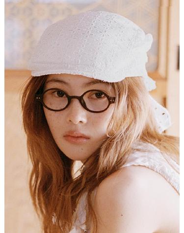 LACE SCARF FLAT CAP IN WHITE