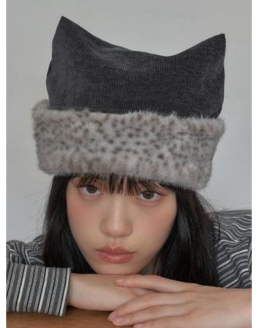 TABBY FUR CAT BEANIE IN BLACK