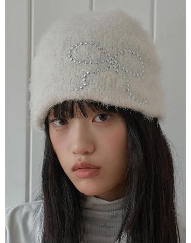 RIBBON STUD BEANIE IN CREAM