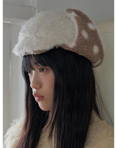 WOOLY EARFLAP HAT IN DOT CREAM