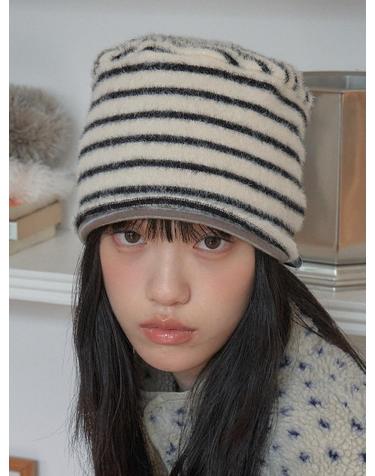 DOUBLE STRIPE BEANIE IN CREAM