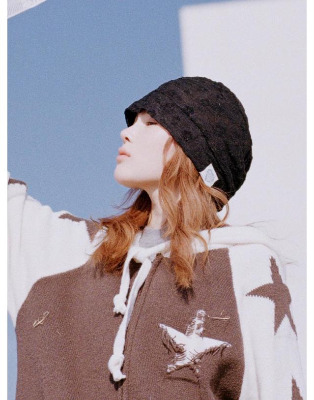 포에지담 FLORE TERRY BEANIE IN BLACK 착용컷