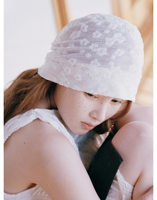 포에지담 FLORE TERRY BEANIE IN CREAM 착용컷