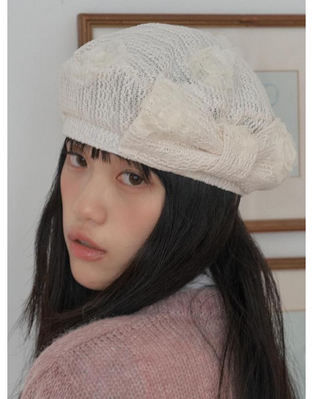 포에지담 PEONY LACE BOW BERET IN CREAM 착용컷