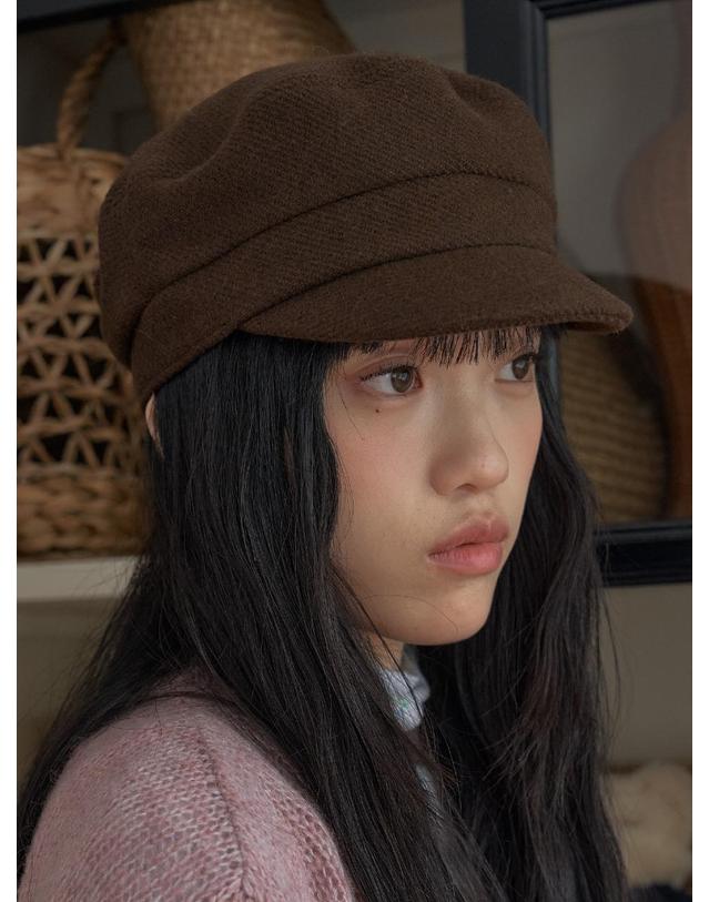 포에지담 CLASSIC NOUVELLE MARGOT HAT IN BROWN 착용컷