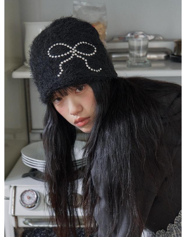 포에지담 RIBBON STUD BEANIE IN BLACK 착용컷