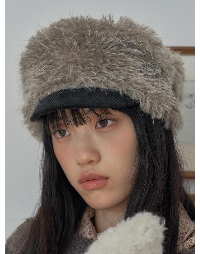포에지담 DRAPE FUR MARGOT HAT IN BLACK 착용컷