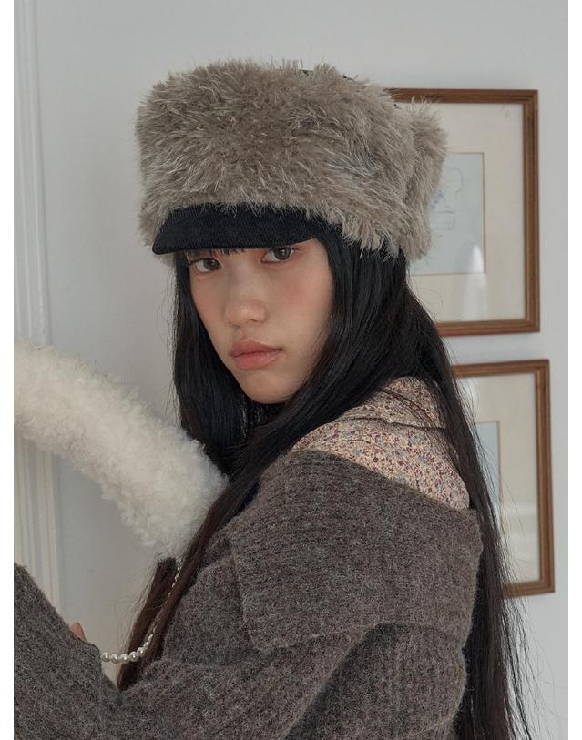 포에지담 DRAPE FUR MARGOT HAT IN BLACK 착용컷