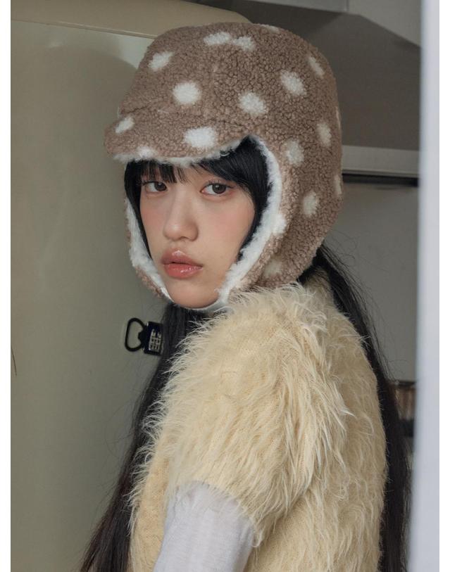 포에지담 WOOLY EARFLAP HAT IN DOT CREAM 착용컷