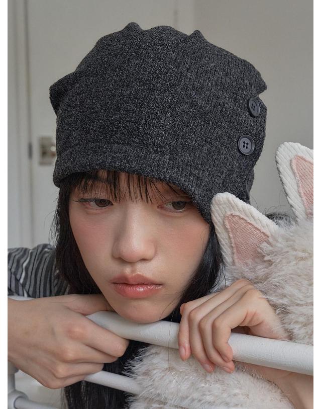 포에지담 BUTTON DRAW BEANIE IN BLACK 착용컷