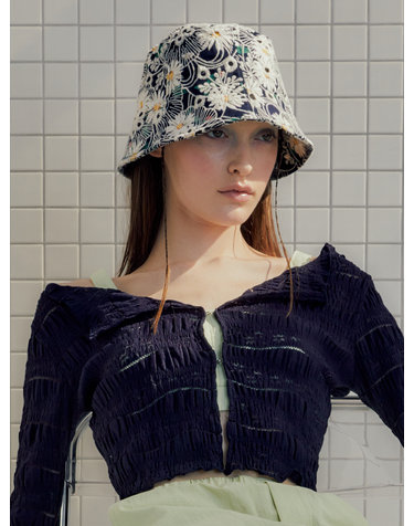 포에지담 FLORAL APPLIQUE BUCKET HAT