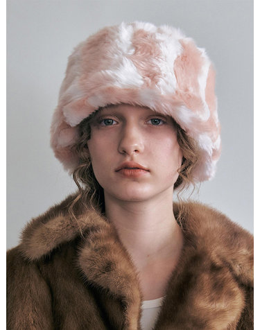 PETIT FUR MEATEL HAT IN PINK SNOW