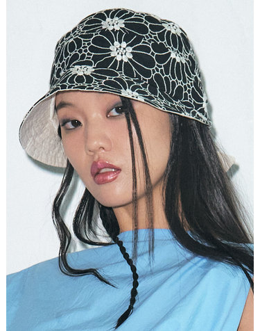 LUCY KNOT BUCKET HAT IN BLACKBEIGE