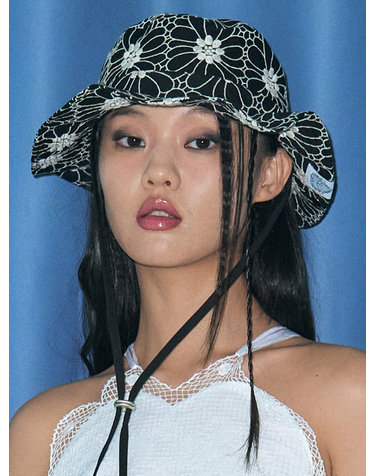 MIRABELLE BUCKET HAT IN BLACK