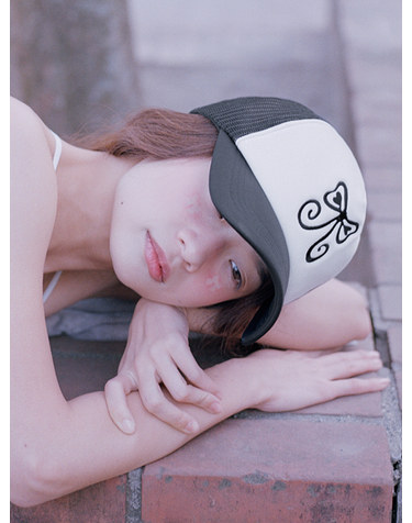 NABI CAP IN BLACK