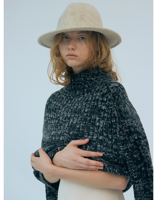 포에지담 [Let there be light] Lou fedora hat in oatmeal 착용컷