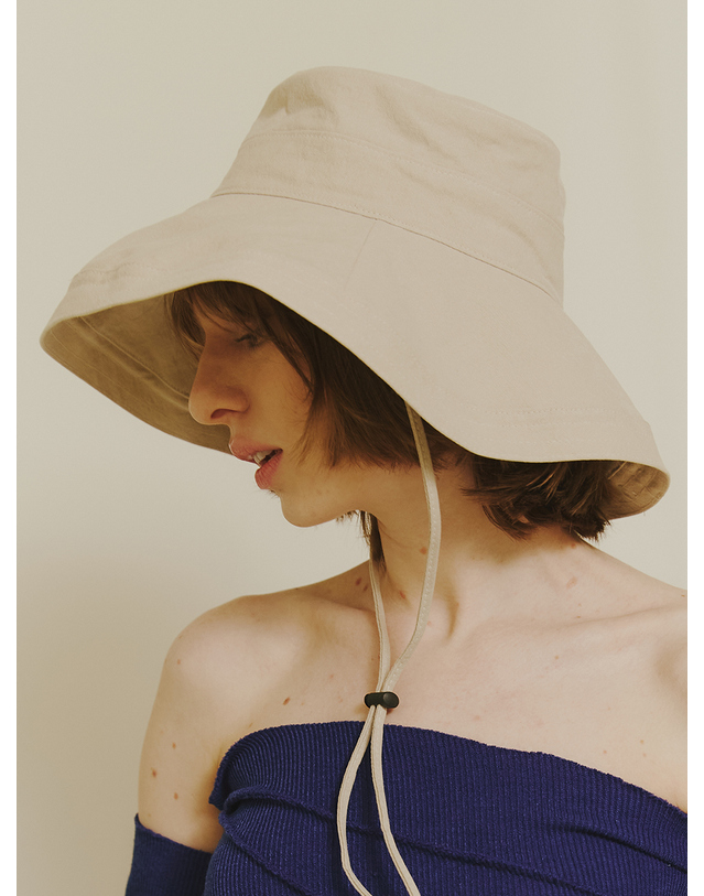 포에지담 [The shelter] Wide bucket hat in beige 착용컷