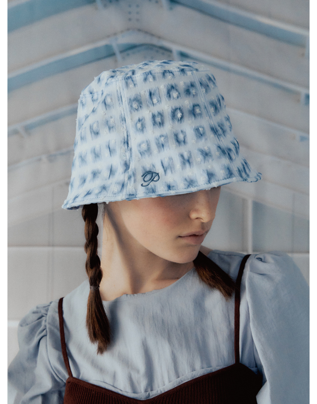 포에지담 WATERY ROOM BUCKET HAT 착용컷