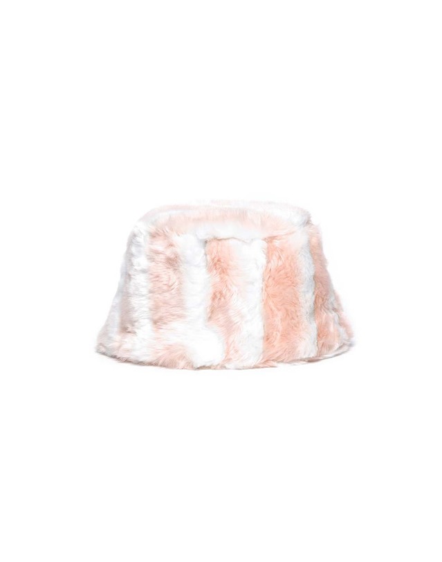 포에지담 PETIT FUR MEATEL HAT IN PINK SNOW 착용컷