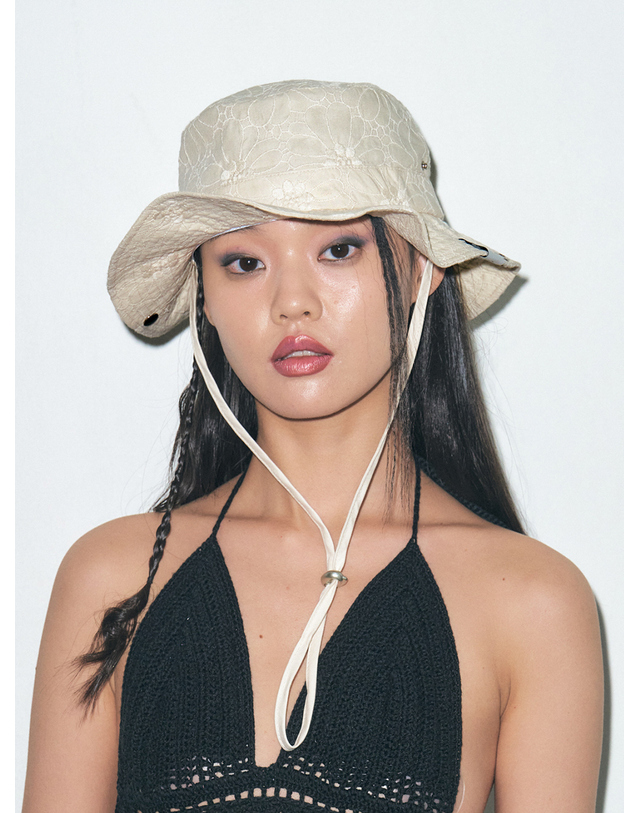 포에지담 MIRABELLE BUCKET HAT IN DAISY 착용컷