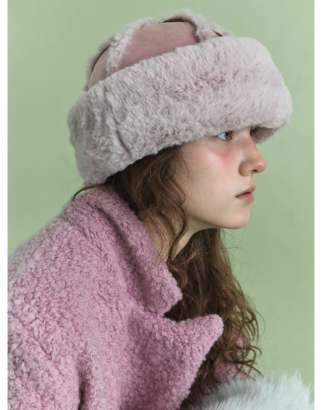 포에지담 FUR TOQUE HAT IN SUEDE PINK 착용컷