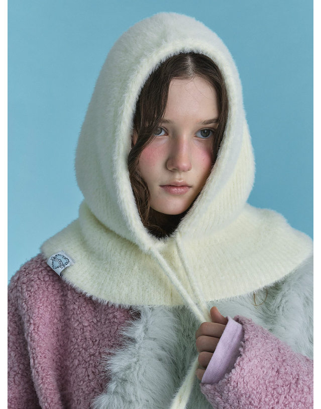 포에지담 KNIT BALACLAVA IN CREAM WING 착용컷