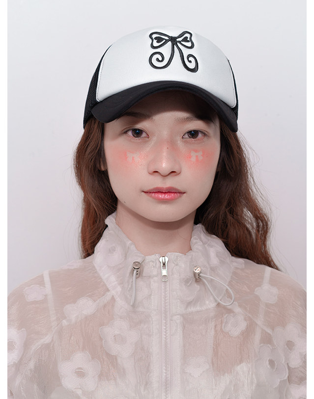 포에지담 NABI CAP IN BLACK 착용컷