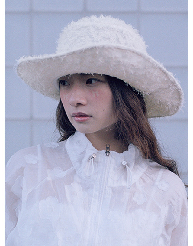 포에지담 BOHO FRINGE FEDORA IN CREAM 착용컷